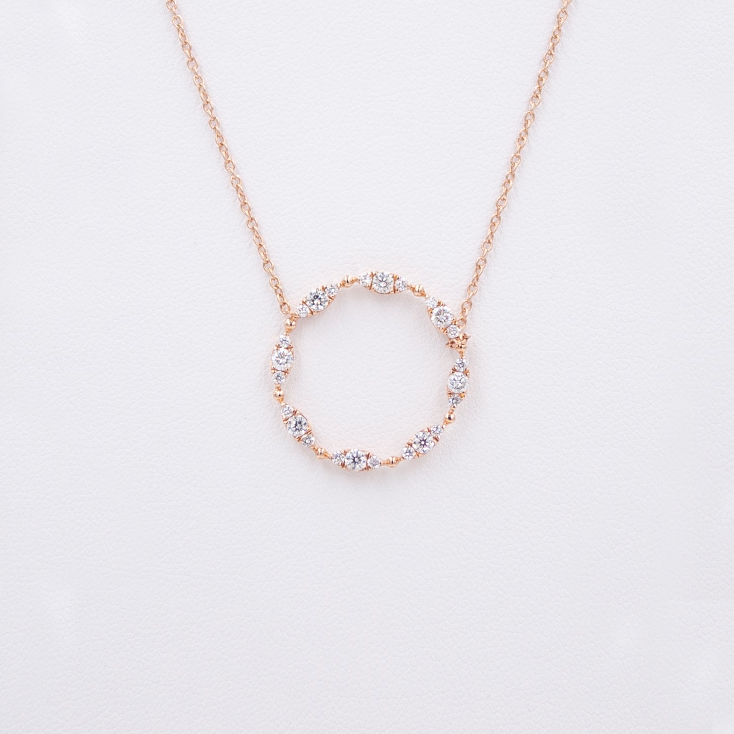 Daisy Necklace with Diamonds